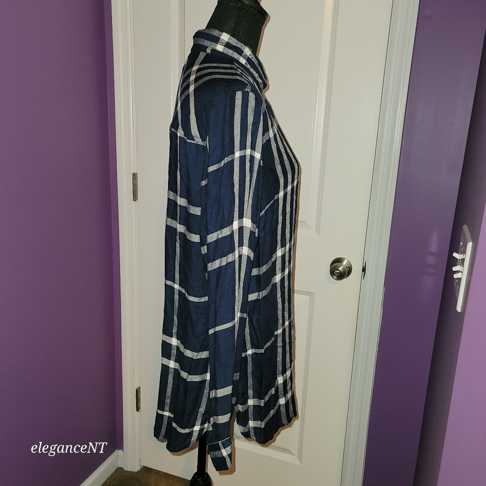 Old Navy Plaid Blue/White Classic Shirt with Front Pocket Sz: L NWT - Picture 6 of 7